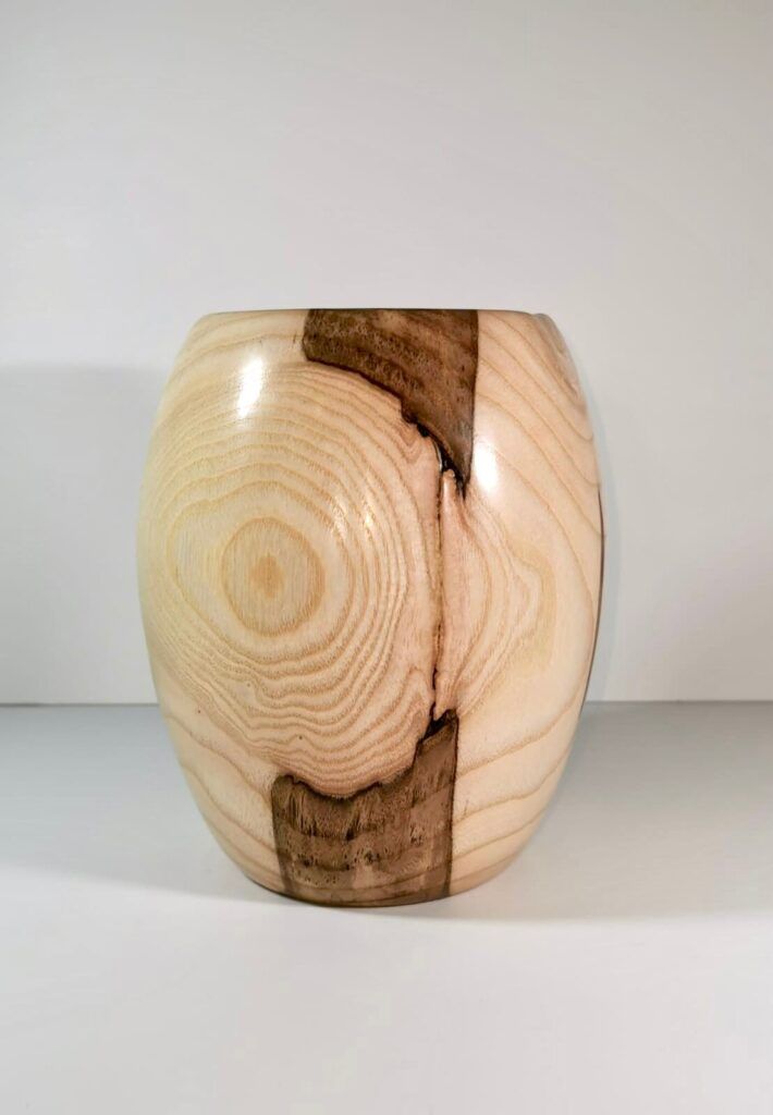 English Ash Decorative Vase - Image 3